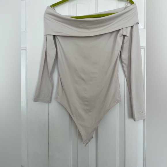 Aritzia Body Contour Bodysuit - Picture 5 of 7